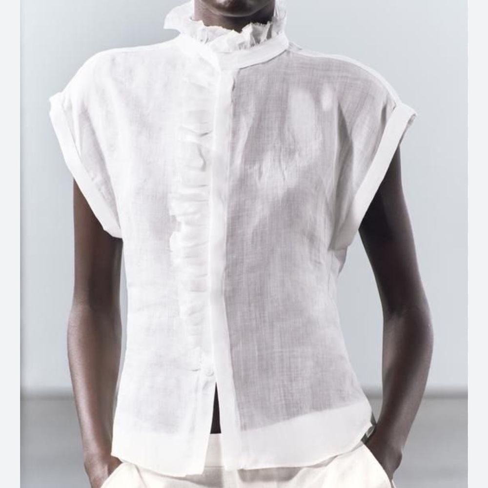 NWOT( has spots ) Zara Woman RUFFLED SHIRT ZW COLLECTION White Size XS